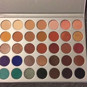Jaclyn Hill Morphe eyeshadow palette 35 shades